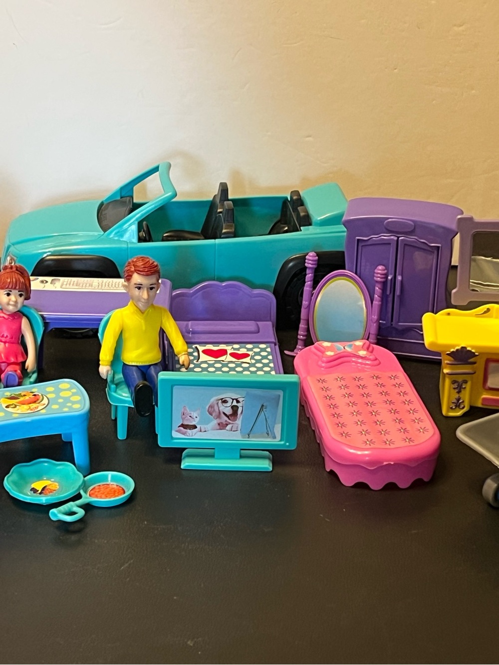 Dollhouse Lot Of Dolls And Accessories Lot